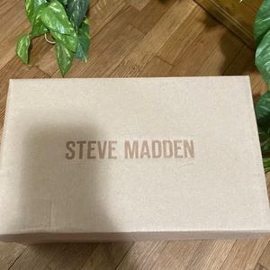 Steven madden travel sandals